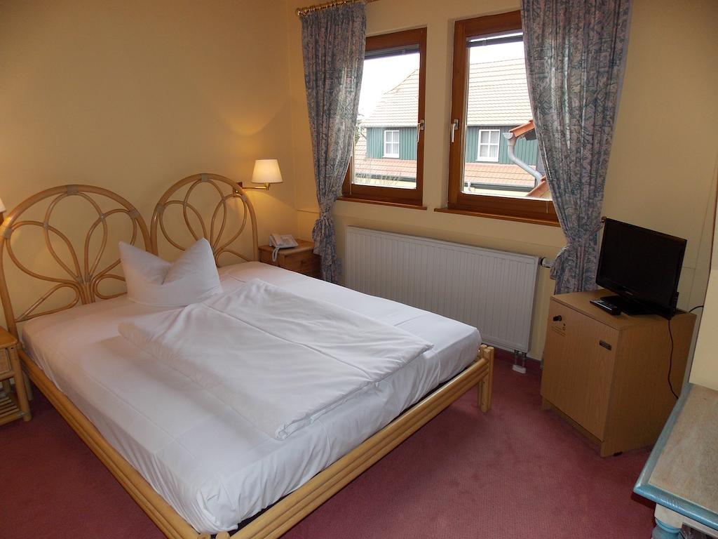 Gasthof und Landhotel Zur Ausspanne Klipphausen Zimmer foto