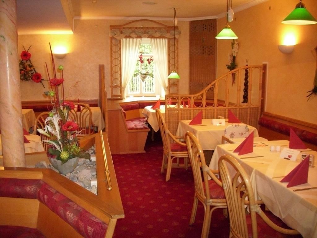Gasthof und Landhotel Zur Ausspanne Klipphausen Exterior foto